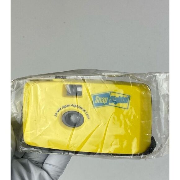 NOS Snap Sights Point & Shoot Film Camera 28mm Aspherical Lens Yellow Rare Japan - Picture 1 of 5